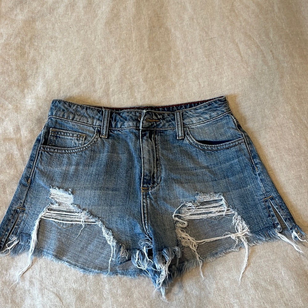 Distressed high waist shorts